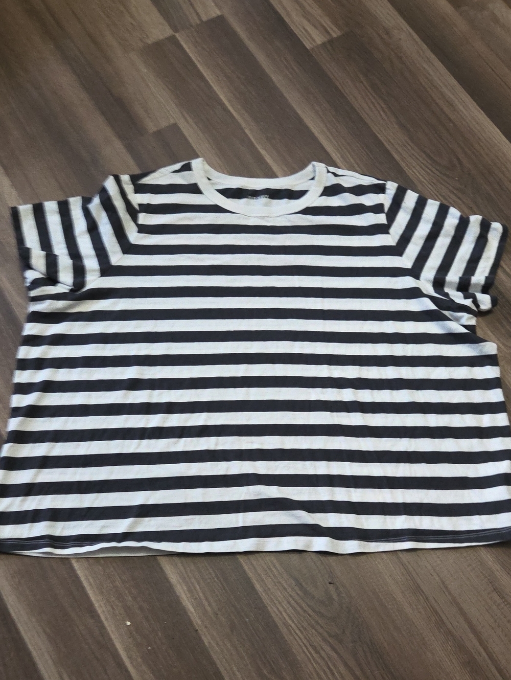 D3Old Navy White and Black Horizontal Stripe Short Sleeve Tee SIZE 3X